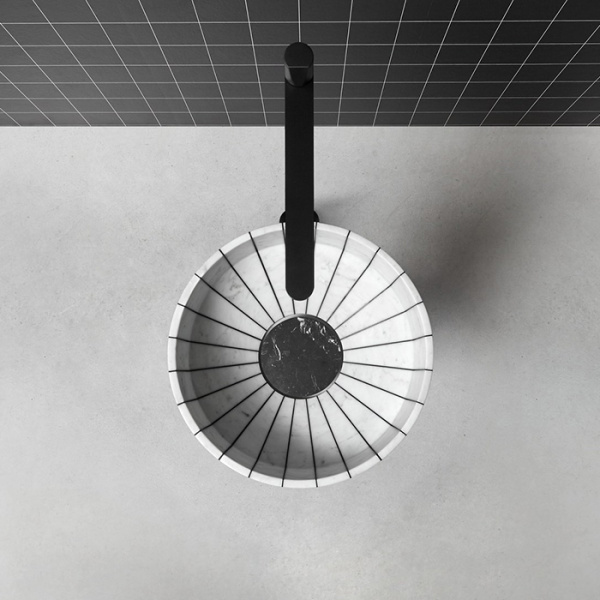 antonio lupi 024 раковина 45х85 см, без отв., напольная, слив в пол, с сифоном, гибким шлангом и донным клапаном, пьедестал nero marquinia, цвет: carrara