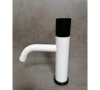 Смеситель для раковины Boheme Stick 121-WB Белый матовый Черный