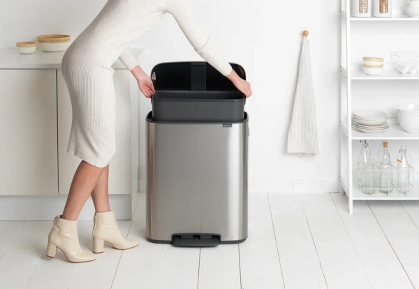 Мусорное ведро Brabantia Bo Pedal Bin 211324 60 л, стальное матовое