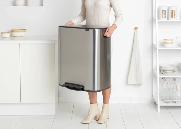 Мусорное ведро Brabantia Bo Pedal Bin 211324 60 л, стальное матовое