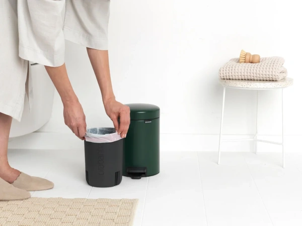 мусорное ведро brabantia newicon 304002 3 л, зеленая сосна