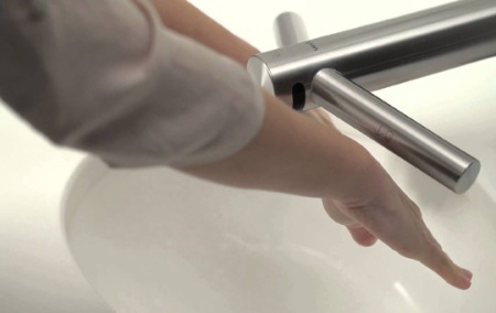 смеситель для раковины dyson airblade wash+dry wd 05 с сушилкой для рук