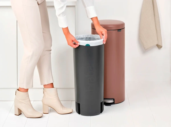 Мусорное ведро Brabantia NewIcon 234040 30 л, светло-коричневое