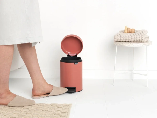 Мусорное ведро Brabantia NewIcon 304309 5 л, терракотовое
