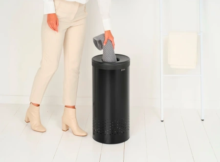 корзина для белья brabantia 242342 матовая черная