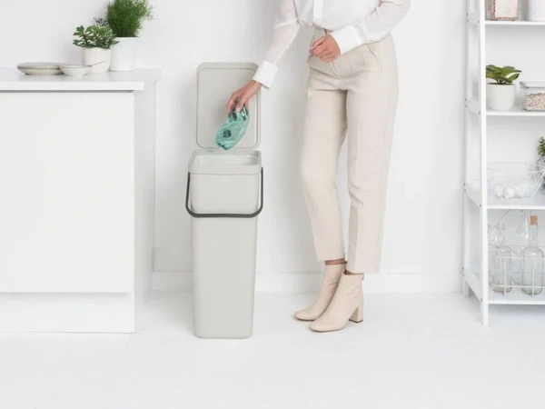 Мусорное ведро Brabantia Sort&Go 214424 40 л, светло-серое
