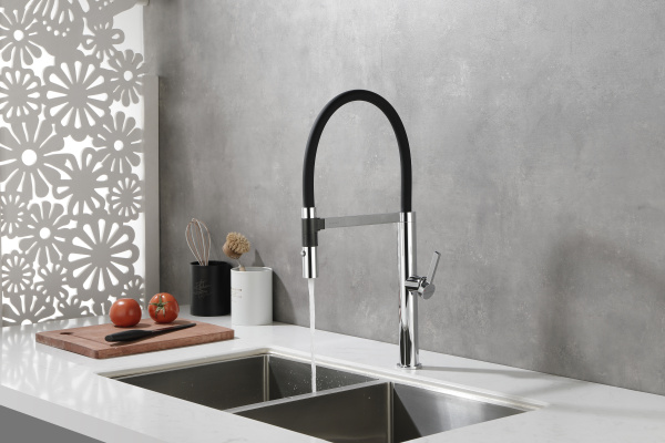 смеситель для кухни paulmark leader le214101-cr хром/ черный